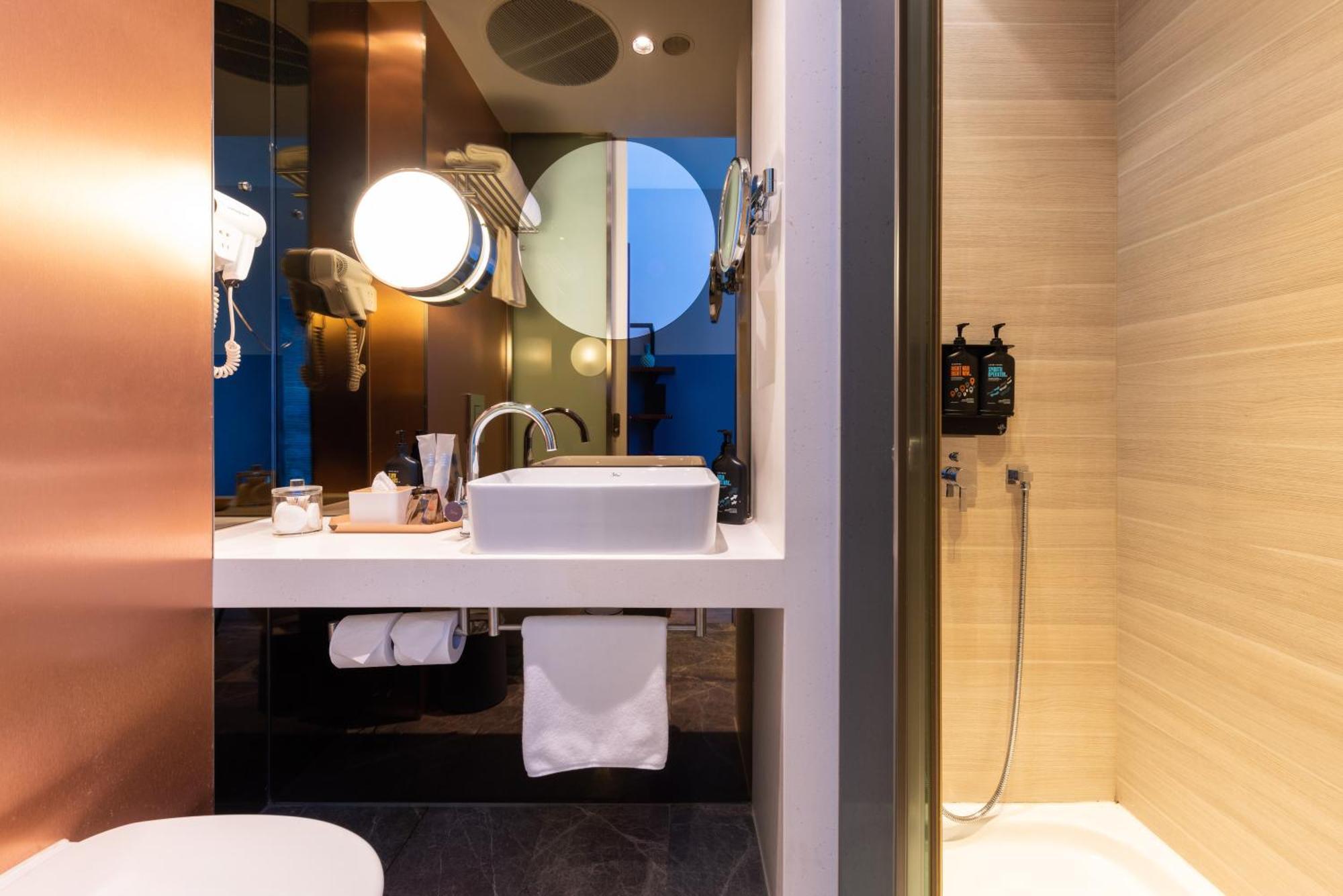 Dash Living On Queen'S Hong Kong Exterior foto