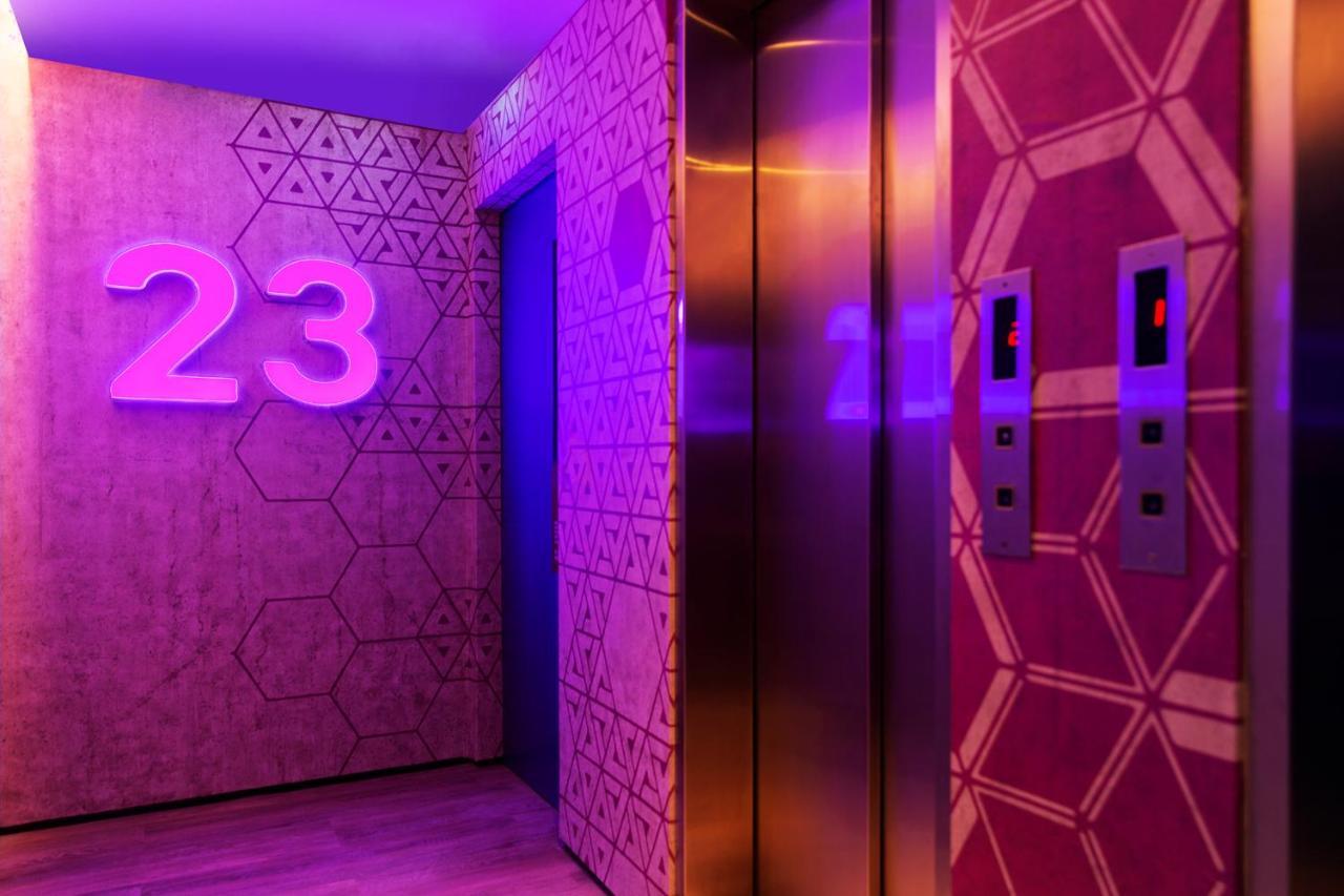 Dash Living On Queen'S Hong Kong Exterior foto